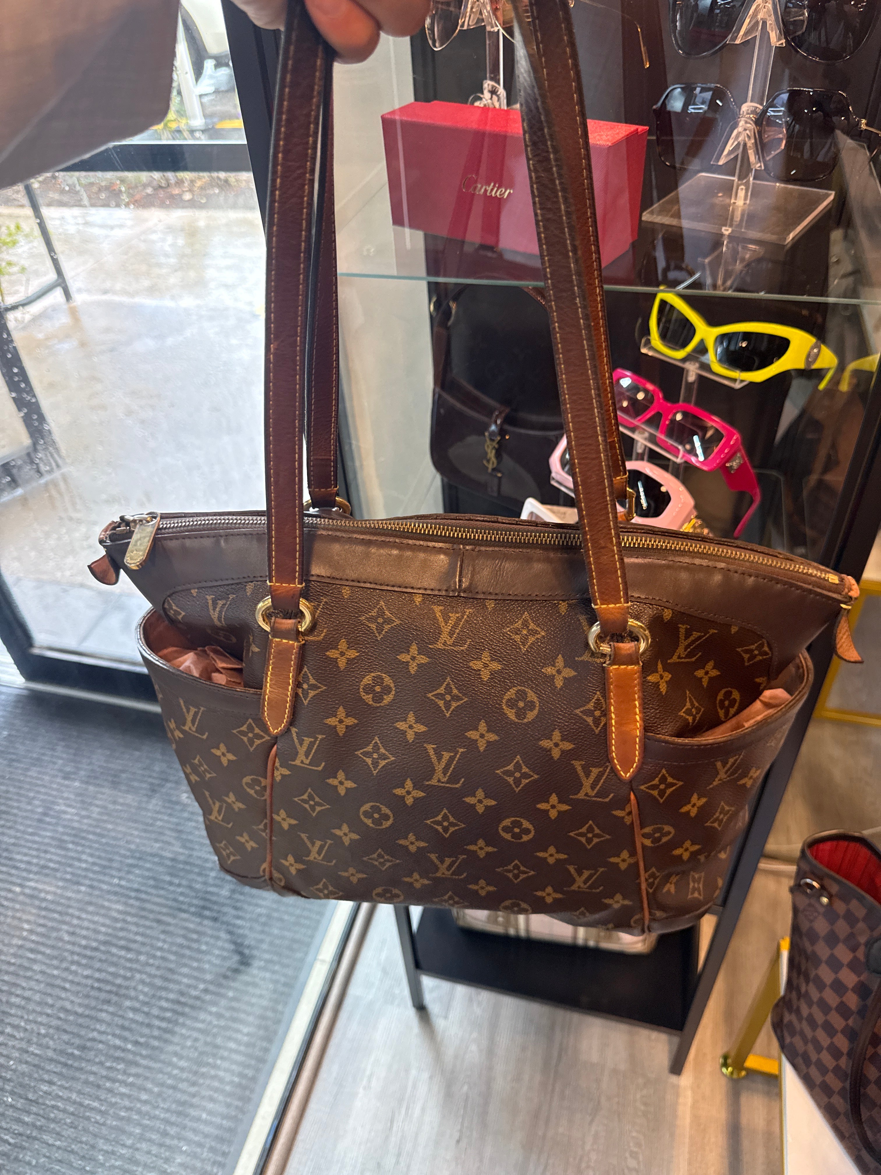 Lv totally
