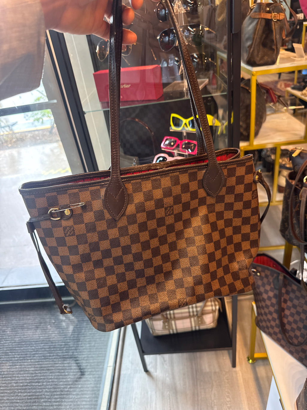 LV never full - better
