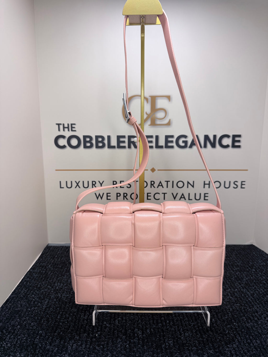 Bottega veneta peach padded casset bag