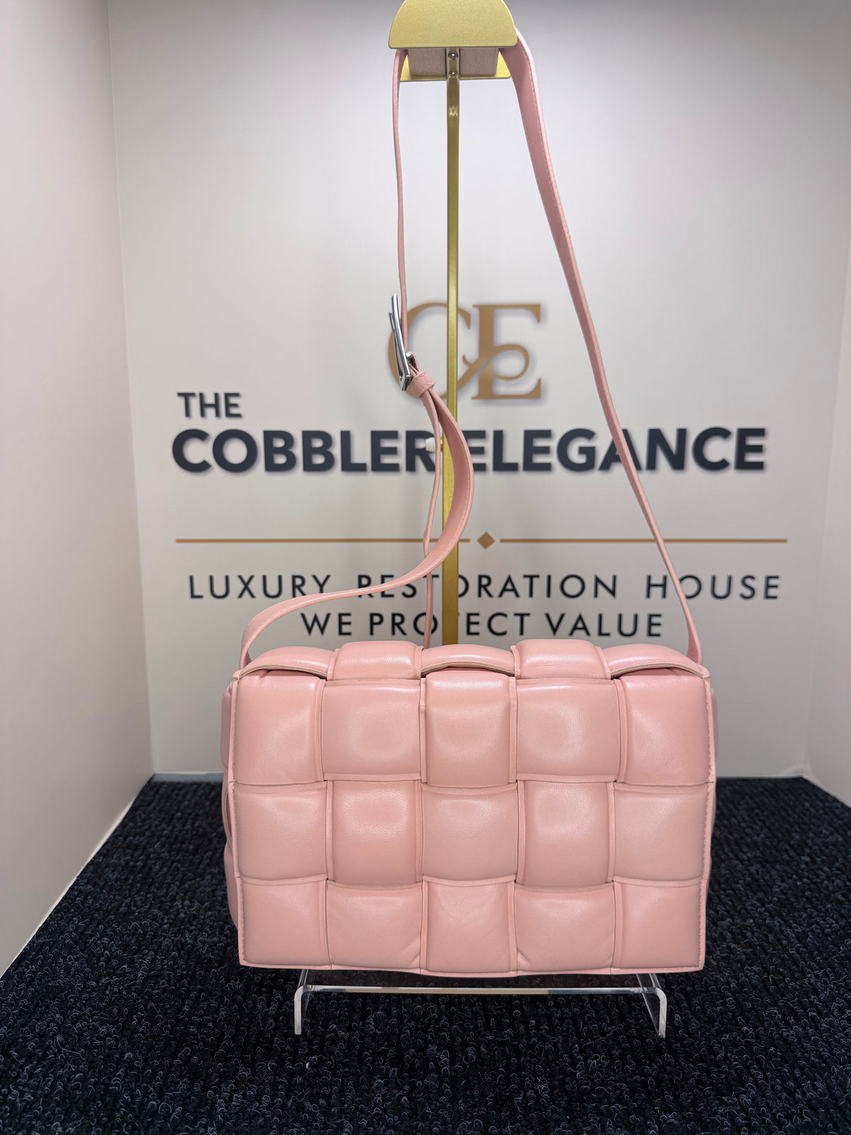 Bottega veneta peach padded casset bag