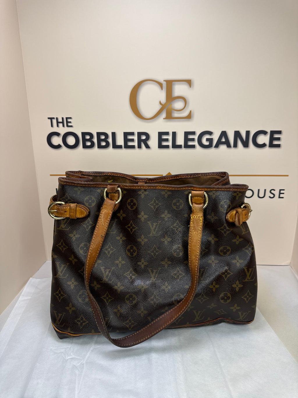 pre owned Louis Vuitton batignolles